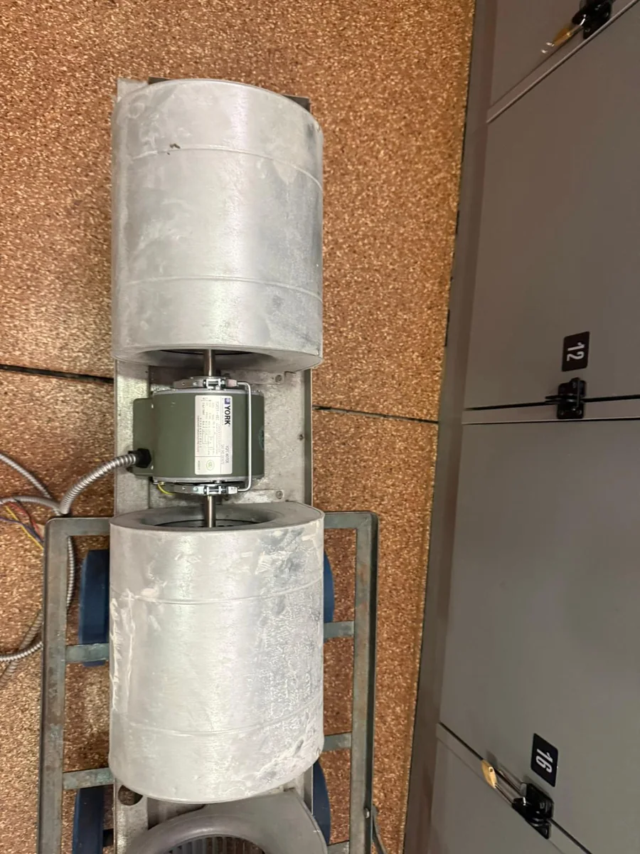 多場地冷氣保養統一管理框架:最基本的資料模型的商用冷氣設備現場細節